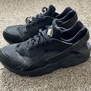 Men’s 7.5 Nike Air Huarache’s